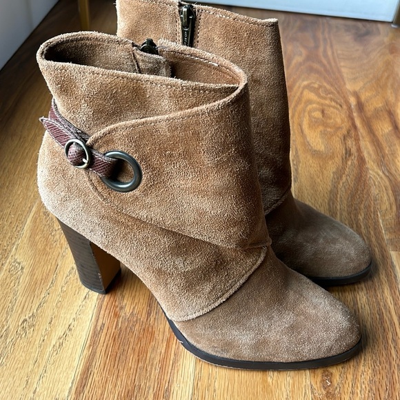 Nicole Shoes - Nicole Quinn Ankle Boot in Honey Suede, Size 9